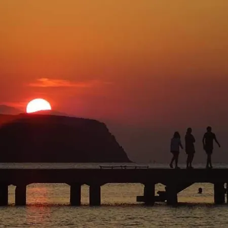 Sunset View Хотел *